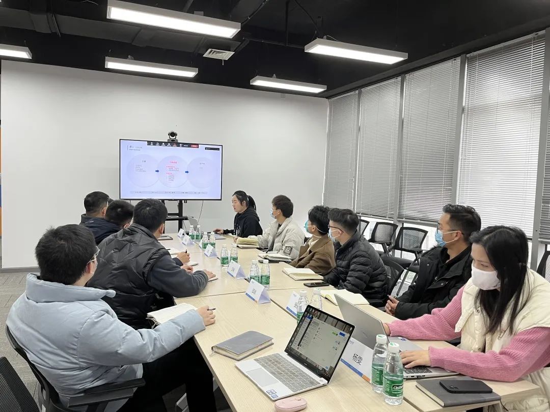 162442918.jpg 156a2cd38158df31927e9967a944865d.jpg